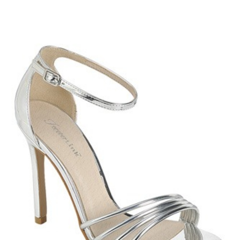 3 1/2 inch Silver heels - Picture 1 of 4
